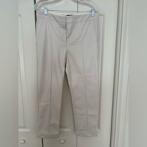 Ann Taylor faux white seemed cropped pants, petite Size 8